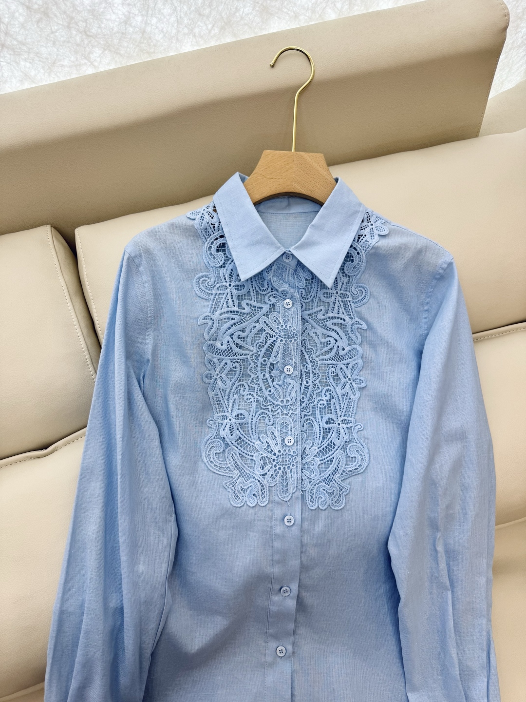 CY036#新款衬衫。
CELINE 100% 亚麻 镂空绣花 纯色长袖衬衫 两色 SML