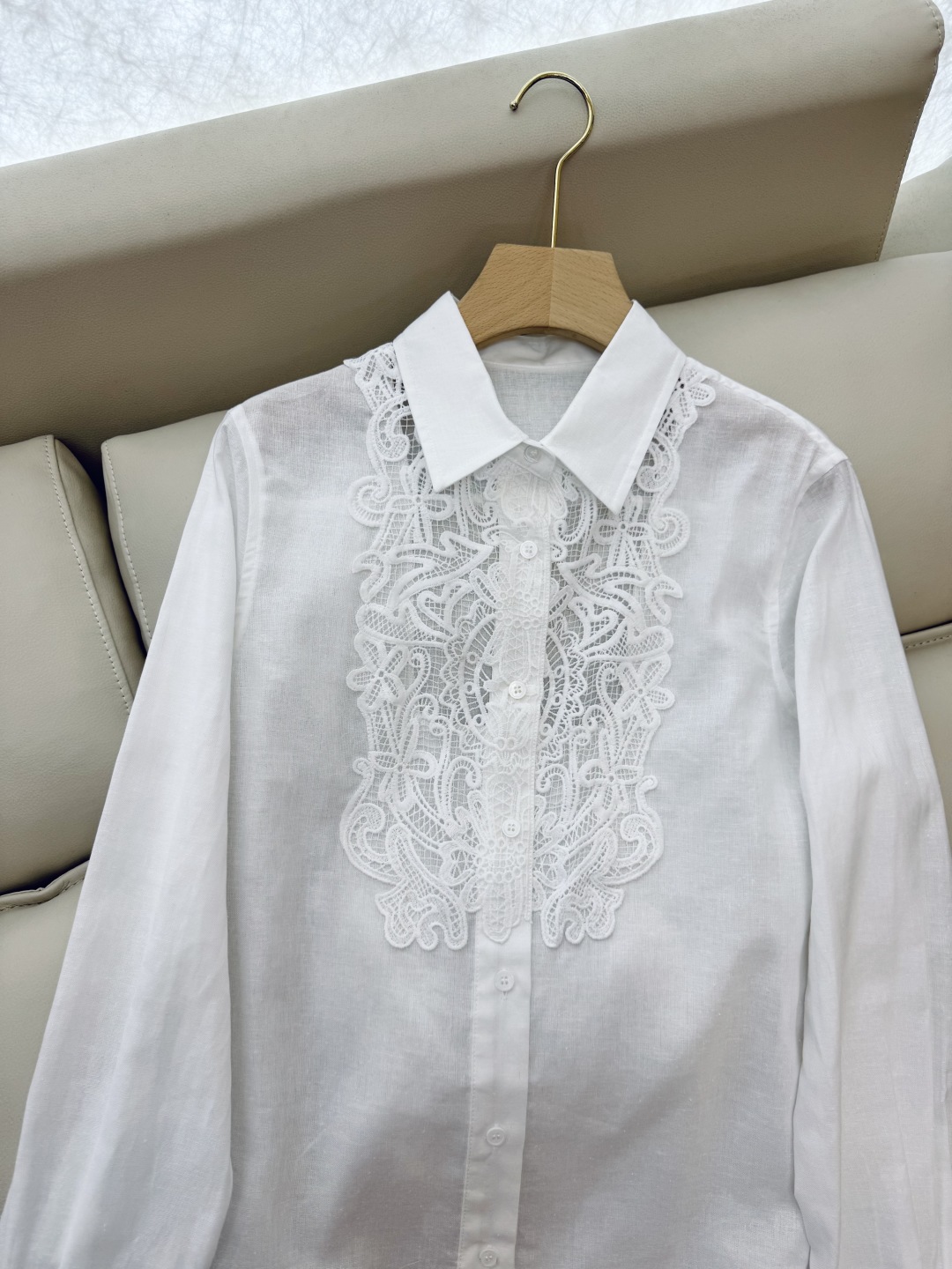CY036#新款衬衫。
CELINE 100% 亚麻 镂空绣花 纯色长袖衬衫 两色 SML