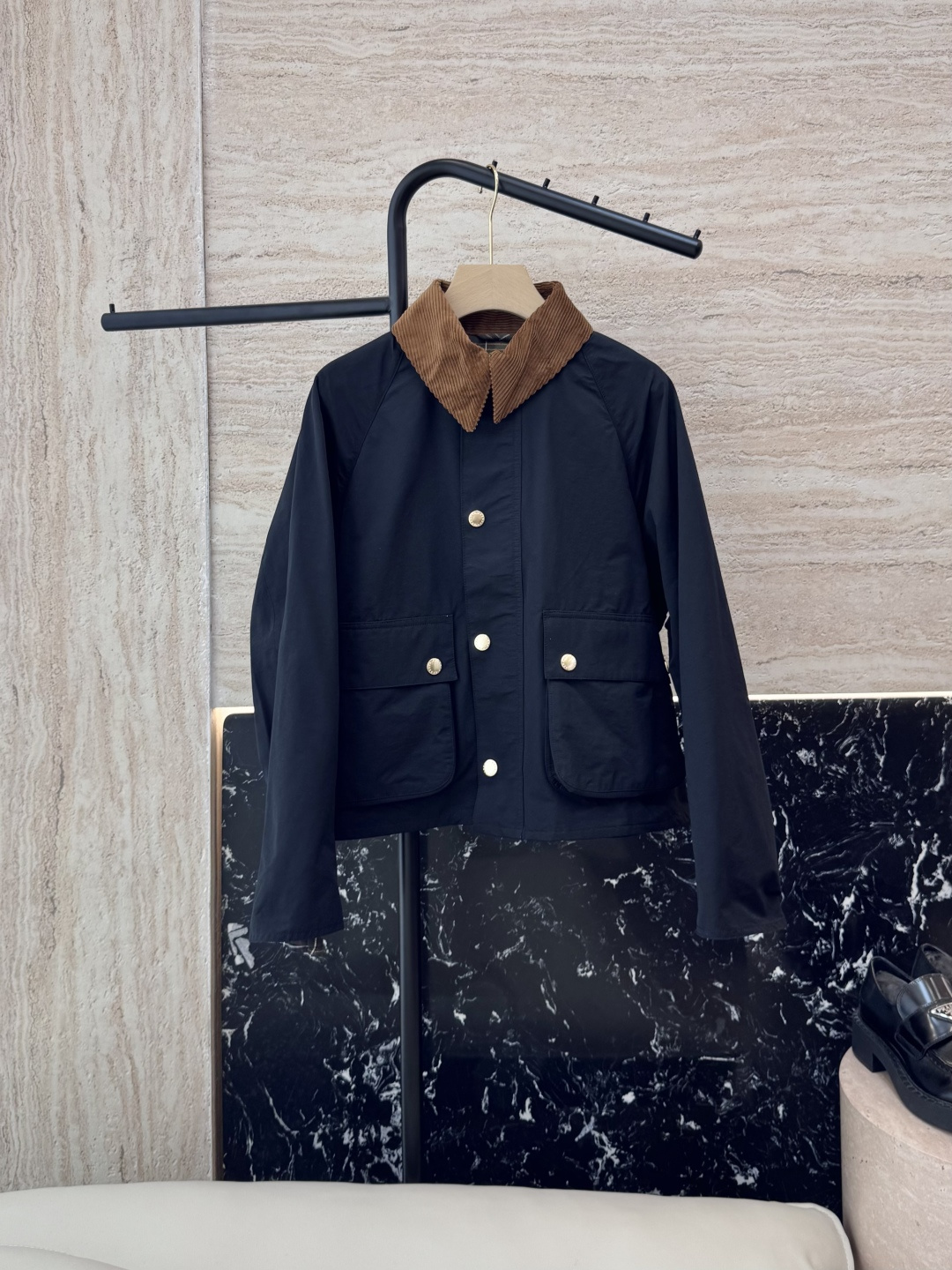 NO:329625,MN051# new jacket Bar casual corduroy lapel long sleeve jacket Two colors SML,,jackets & coats,alexander wang19860909MN051#新款外套 Bar 休闲灯芯绒翻领 长袖外套 两色 SML,,jackets & coats,alexander wang,Women's clothing