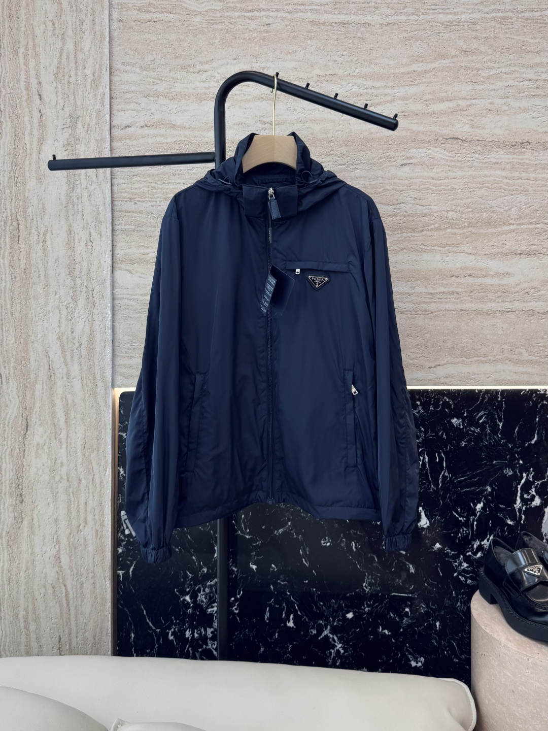 NO:329635,MN052# new jacket PR triangle logo for men and women zippered jacket two colors 48/50/52/54/56,,jackets & coats,alexander wang19860909MN052#新款外套 PR 三角标 男女同款 拉链款 长袖外套 两色 48/50/52/54/56,,jackets & coats,alexander wang,Women's clothing