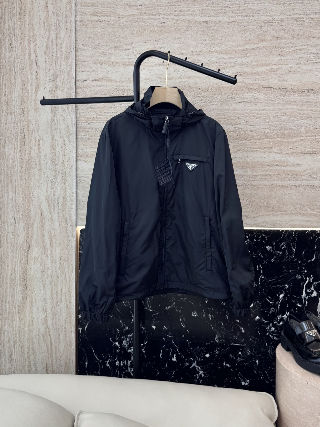 NO:329633,MN052# new jacket PR triangle logo for men and women zippered jacket two colors 48/50/52/54/56,,jackets & coats,alexander wang19860909MN052#新款外套 PR 三角标 男女同款 拉链款 长袖外套 两色 48/50/52/54/56,,jackets & coats,alexander wang,Women's clothing