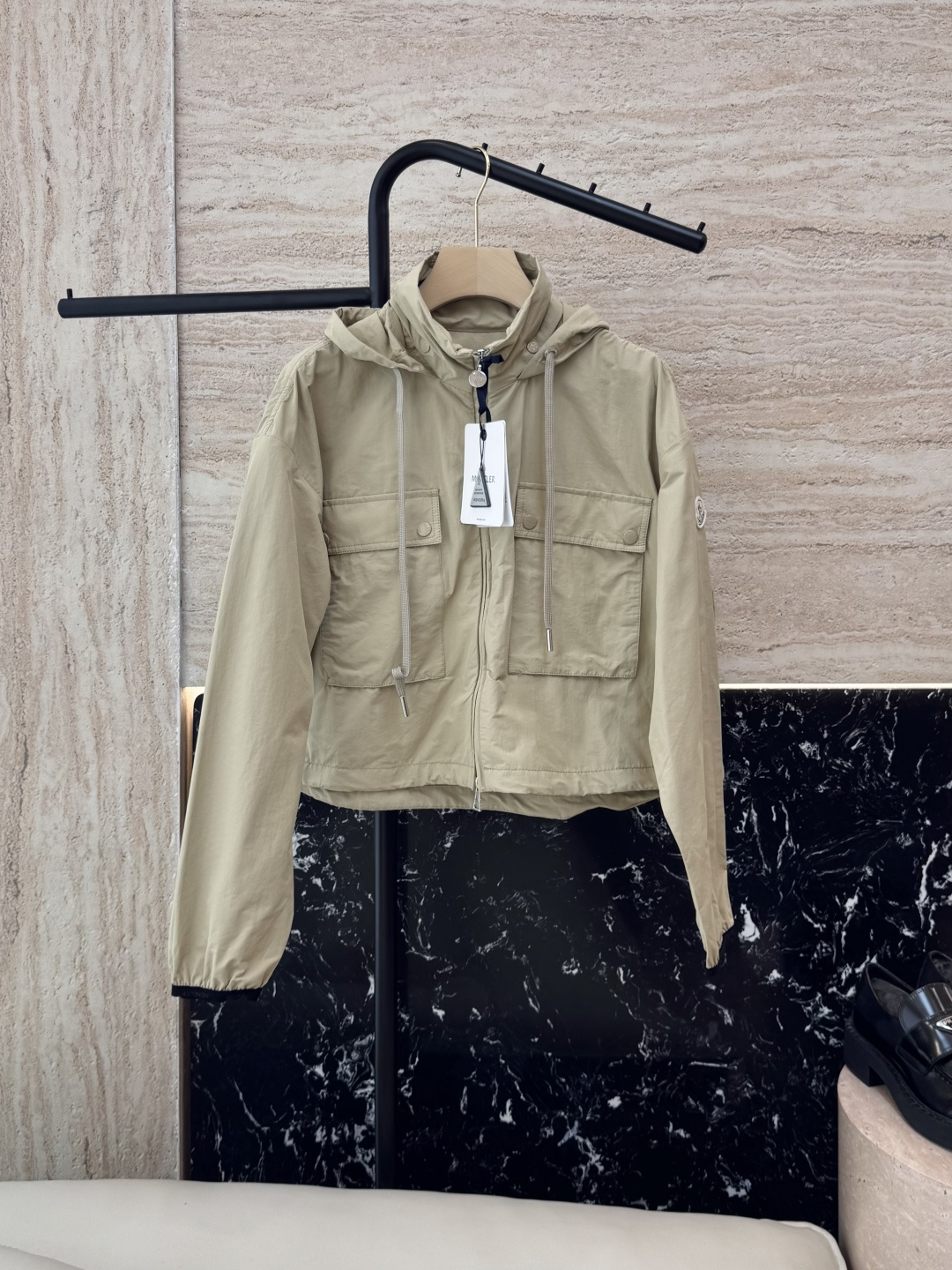 NO:329655,MN057# new sun protection suit Moncler latest short sun protection jacket Apricot pink Black 0-1-2 size,,jackets & coats,alexander wang19860909MN057#新款防晒服 Moncler 最新款短款 防晒外套 杏色 粉色 黑色 0-1-2 码,,jackets & coats,alexander wang,Women's clothing