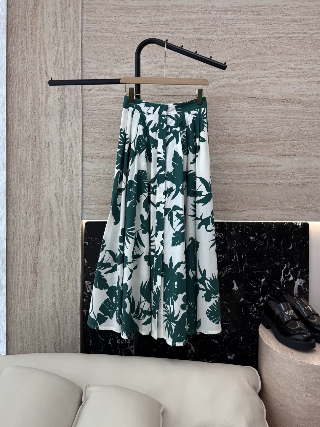 NO:418076,BS717# new skirt max vacation style island plant print cotton long skirt green black and white SMLXL,,skirts,alexander wang19860909BS717#新款半裙 max 度假风 海岛植物印花 棉布 长半裙 绿色 黑白色 SMLXL,,skirts,alexander wang,Women's clothing