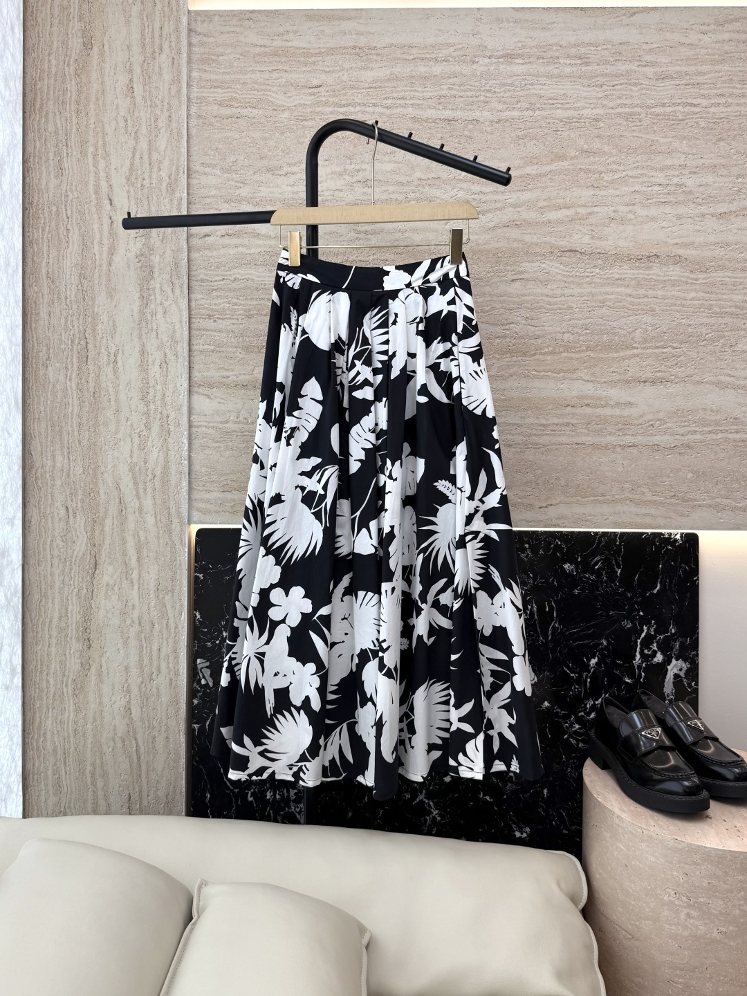 NO:418055,BS717# new skirt max vacation style island plant print cotton long skirt green black and white SMLXL,,skirts,alexander wang19860909BS717#新款半裙 max 度假风 海岛植物印花 棉布 长半裙 绿色 黑白色 SMLXL,,skirts,alexander wang,Women's clothing