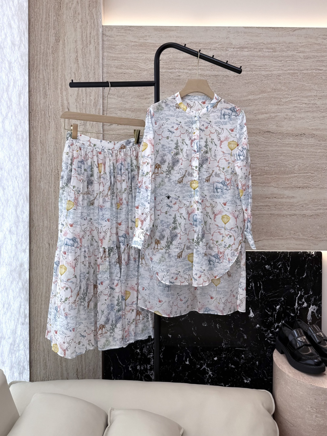 NO:655470,BS6990# New Suit P Dior Jungle Animal Print Silk Cotton Long Sleeve Printed Shirt Skirt Suit SMLXL,,dior,skirts,shirts,real silk,alexander wang19860909BS6990#新款套装P Dior 丛林动物印花 真丝棉 长袖印花衬衫半裙套装 SMLXL,,dior,skirts,shirts,real silk,alexander wang,Women's clothing