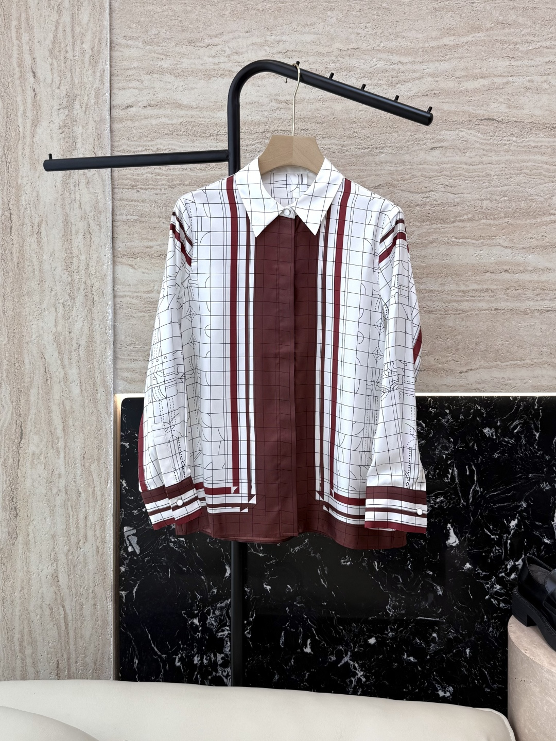 NO:331099,BS691# new shirt H Home Hermes Positioned printed twill silk long-sleeved shirt Two colors 36/38/40/42,,hermes,shirts,real silk,alexander wang19860909BS691#新款衬衫 H家 爱马仕 定位印花斜纹真丝 长袖衬衫 两色 36/38/40/42,,hermes,shirts,real silk,alexander wang,Women's clothing