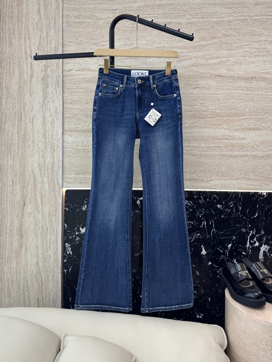 CX078#新款牛仔裤。
Loewe 绣花logo 牛仔棉显瘦牛仔裤 26-30码