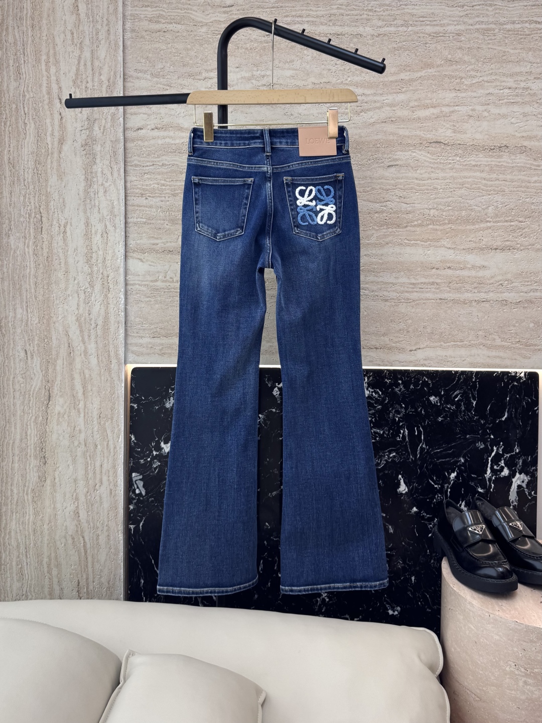 CX078#新款牛仔裤。
Loewe 绣花logo 牛仔棉显瘦牛仔裤 26-30码