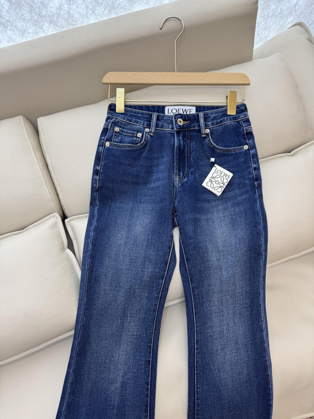 CX078#新款牛仔裤。
Loewe 绣花logo 牛仔棉显瘦牛仔裤 26-30码