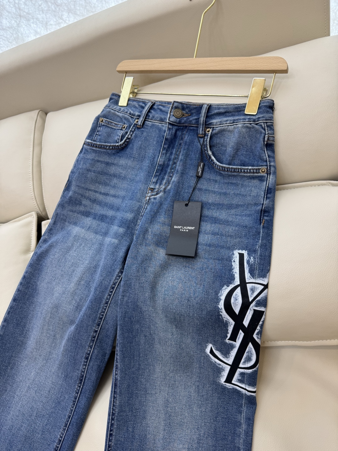 CX079#新款牛仔裤。
YSL 字母印花 牛仔棉显瘦牛仔裤 26-30码