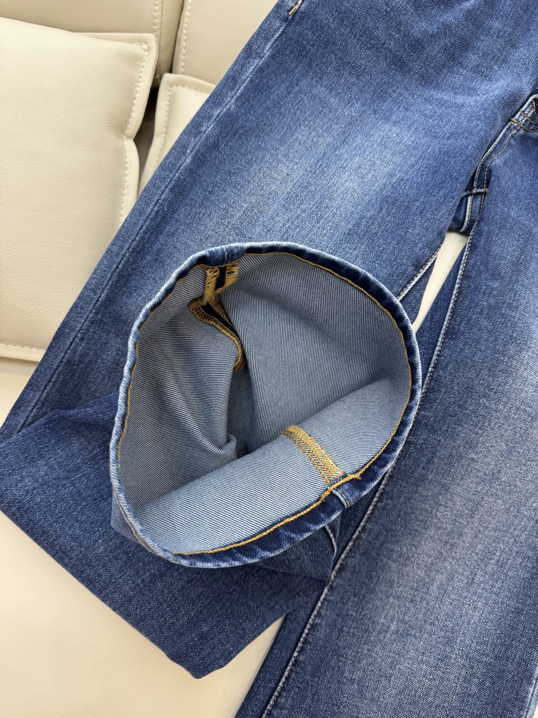 CX078#新款牛仔裤。
Loewe 绣花logo 牛仔棉显瘦牛仔裤 26-30码