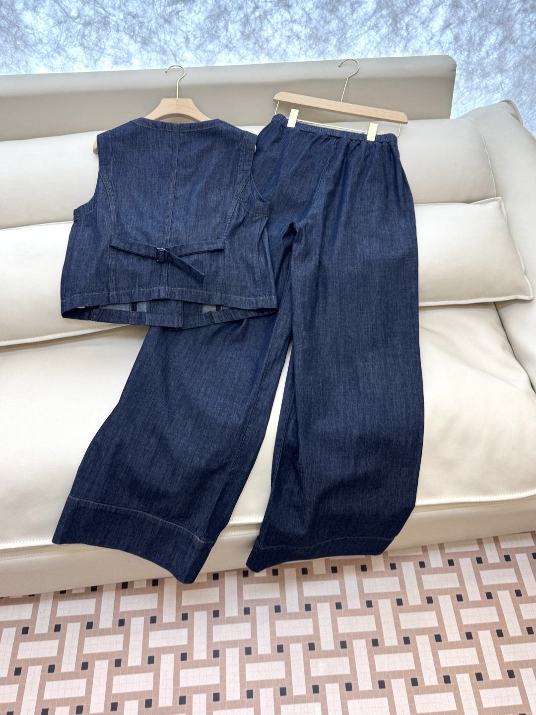 CX074#新款套装。
Dior 牛仔棉背心➕长裤套装 蓝色 SML