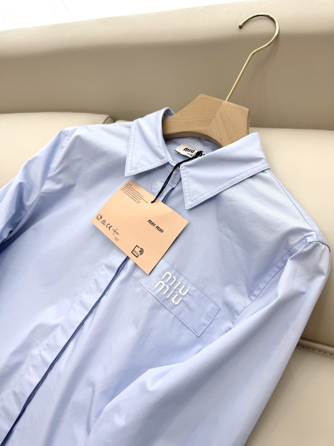 CX069#新款衬衫。
Miu 家 长袖字母绣花衬衫 蓝色 白色 SML