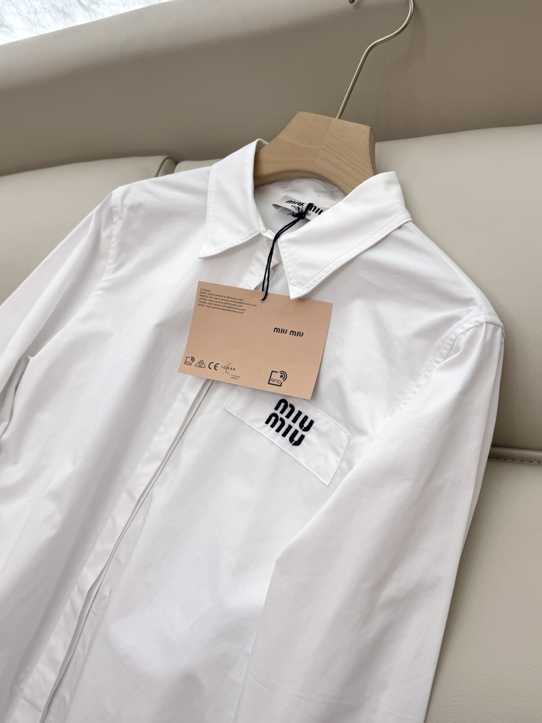 CX069#新款衬衫。
Miu 家 长袖字母绣花衬衫 蓝色 白色 SML