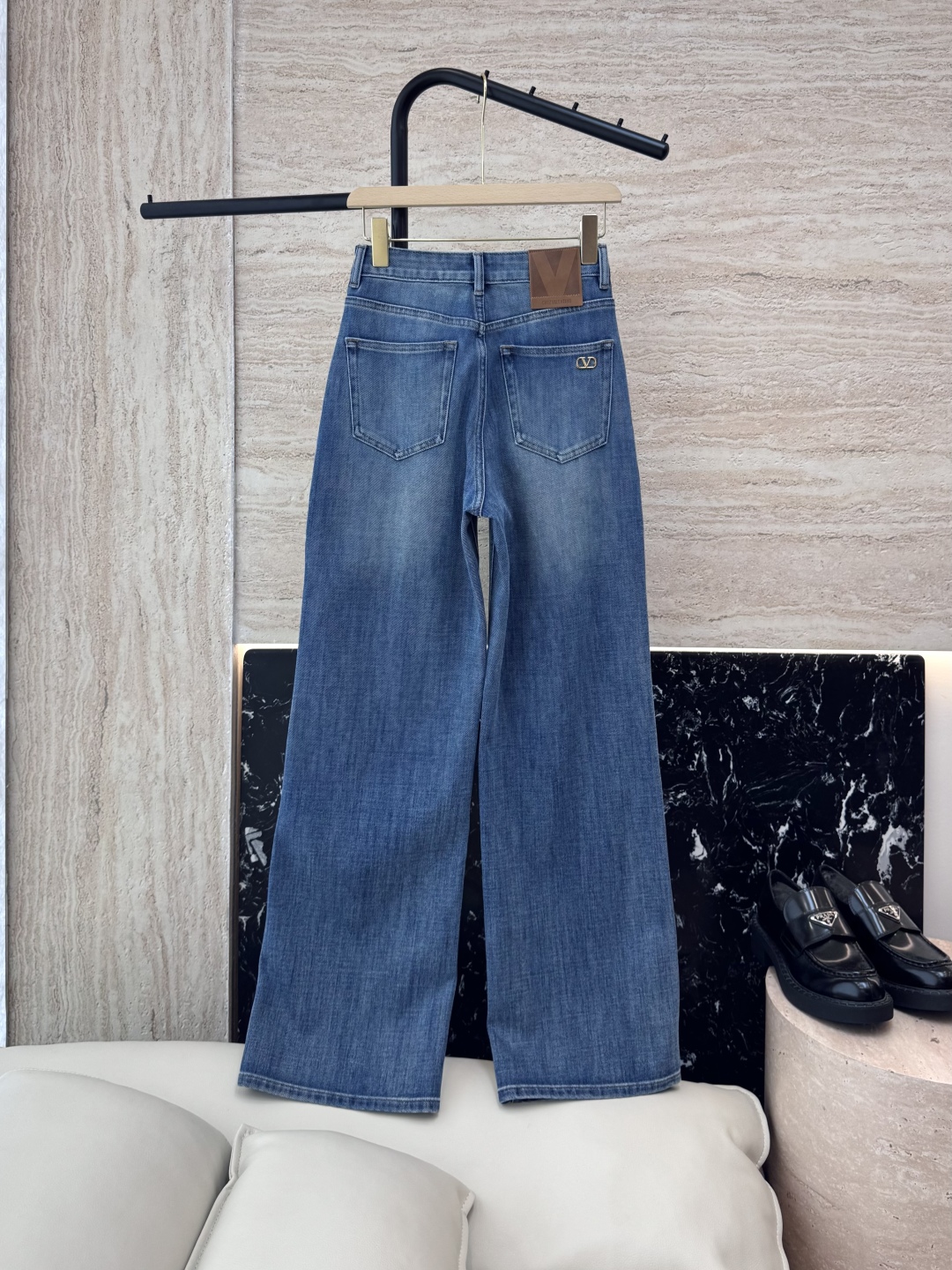 CX081#新款牛仔裤。
Valentino 字母印花内里 牛仔棉显瘦牛仔裤 26-30码