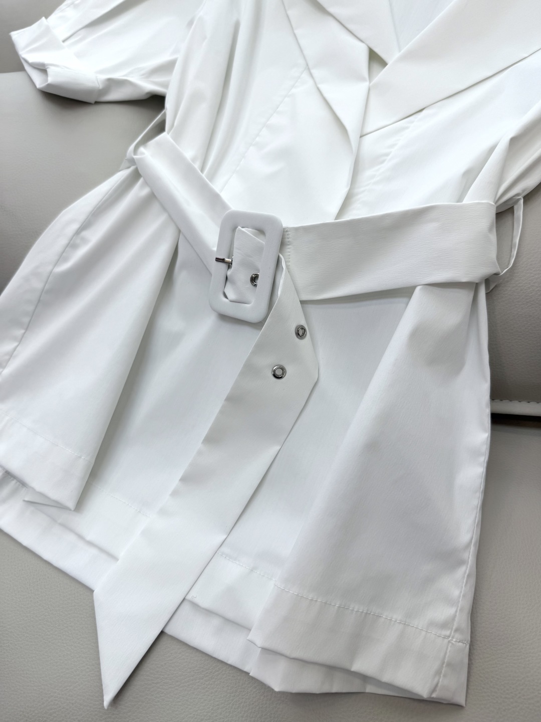 XF035#新款衬衫。
Dior 西装领 显瘦收腰短袖 衬衫 白色 SMLXLXXL