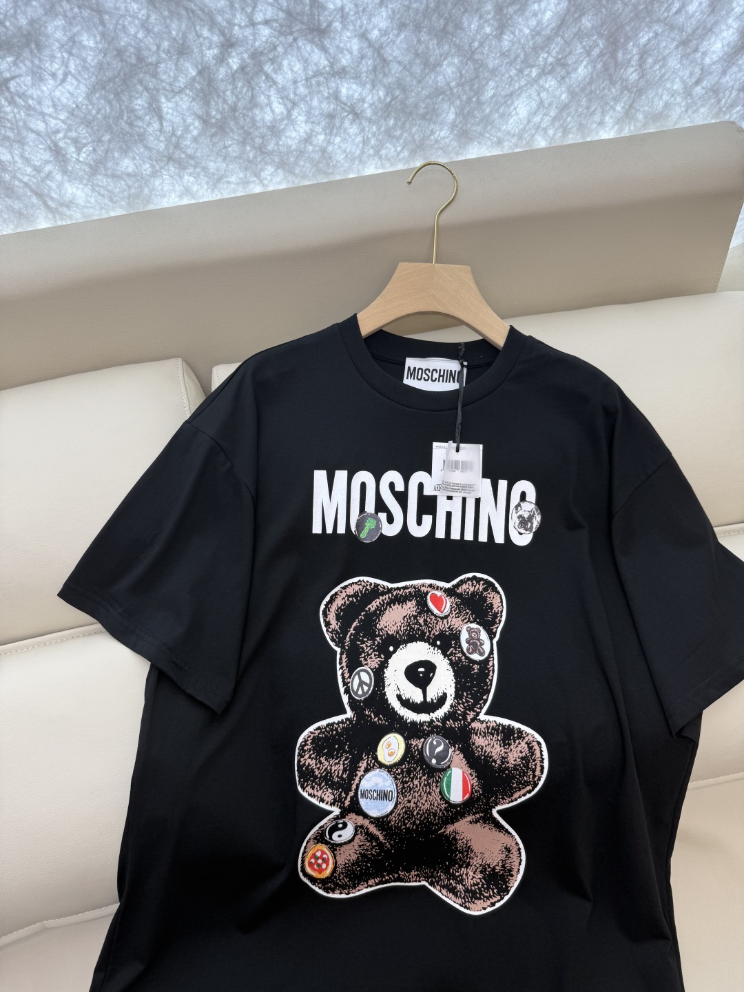 QG090#新款T恤。
MOSCHINO 宝石小熊印花 宽松款 短袖T恤 黑色 白色 SML