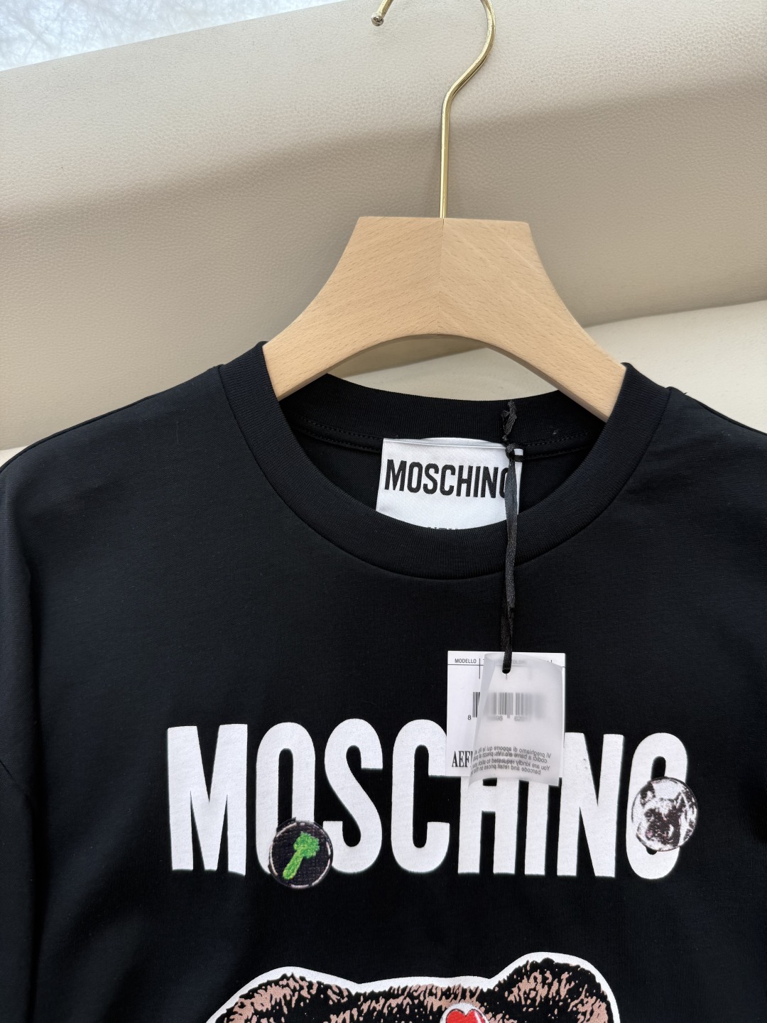 QG090#新款T恤。
MOSCHINO 宝石小熊印花 宽松款 短袖T恤 黑色 白色 SML