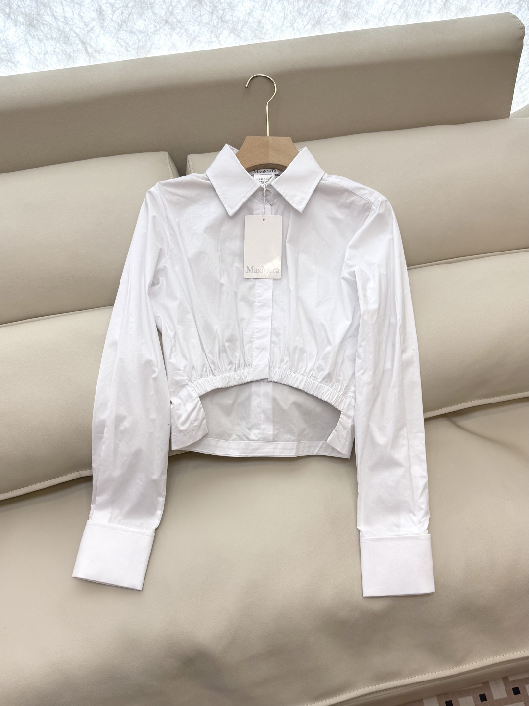 QG093#新款衬衫。
Max mara 长袖短款衬衫 黑色 白色 36/38/40