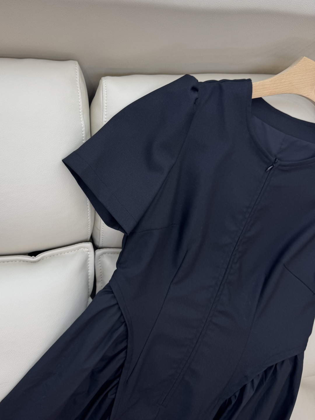 ZY016#新款连衣裙。
Dior 超修身长裙 短袖连衣裙 黑色 白色 SML