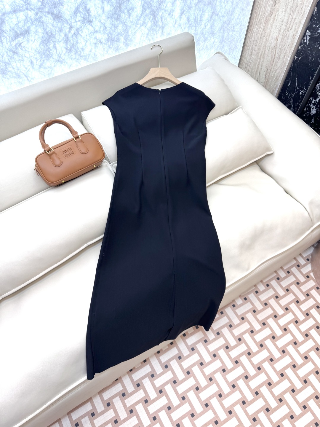 ZY017#新款连衣裙。
YSL 超级显瘦 无袖连衣裙 黑色  咖色 SMLXL