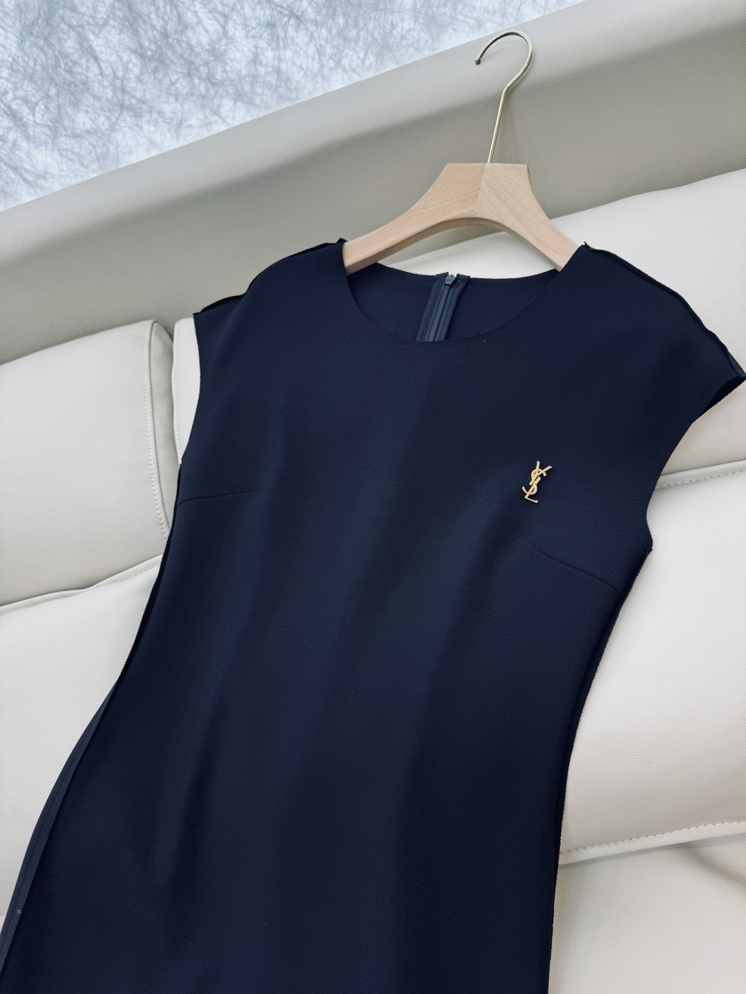 ZY017#新款连衣裙。
YSL 超级显瘦 无袖连衣裙 黑色  咖色 SMLXL