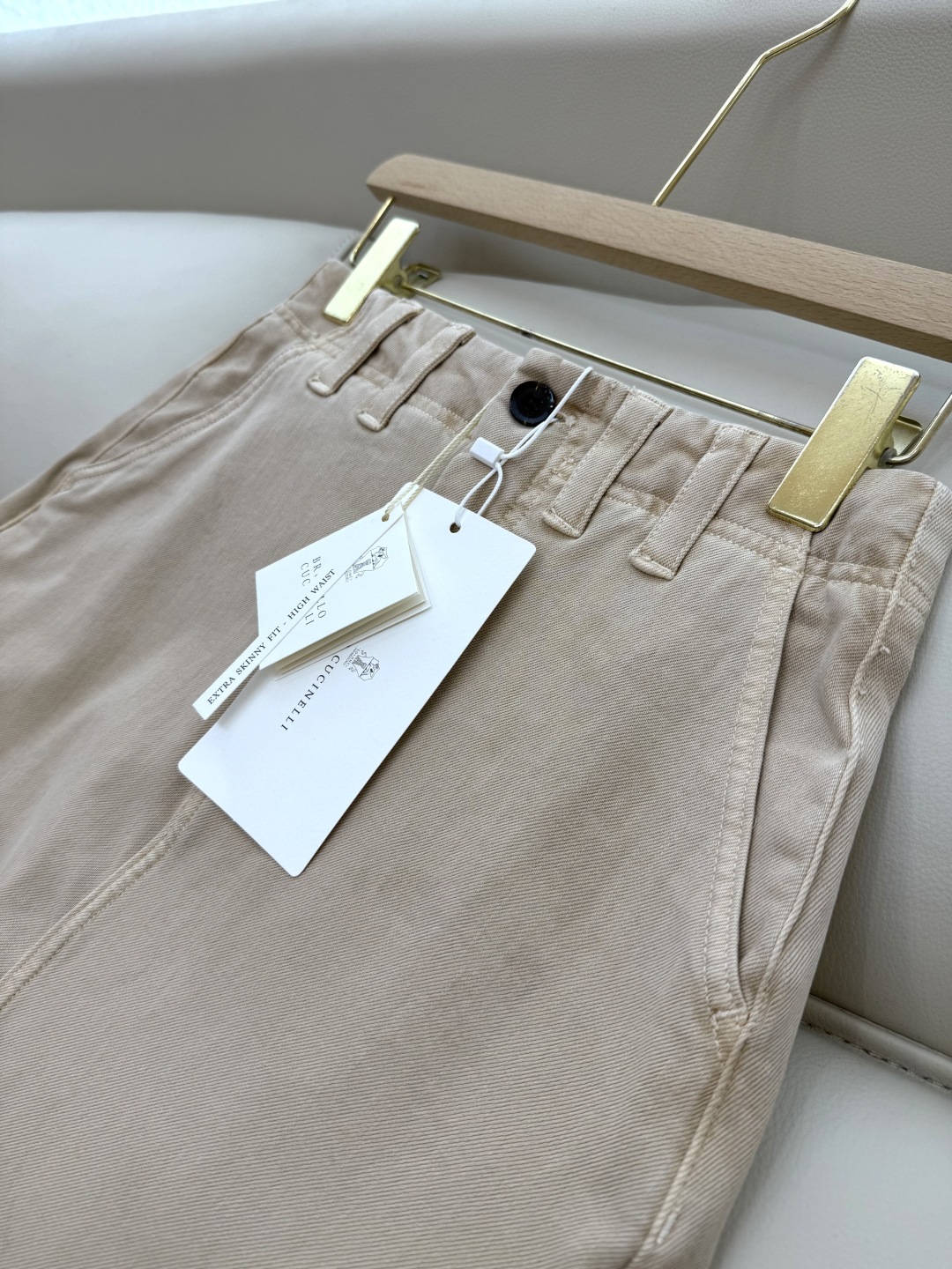 PZ018#新款半裙。
BC 高开衩 高品质 柔暖弹力牛仔棉 牛仔半裙 杏色 36/38/40/42/4