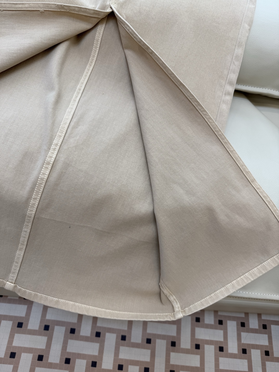 PZ018#新款半裙。
BC 高开衩 高品质 柔暖弹力牛仔棉 牛仔半裙 杏色 36/38/40/42/4