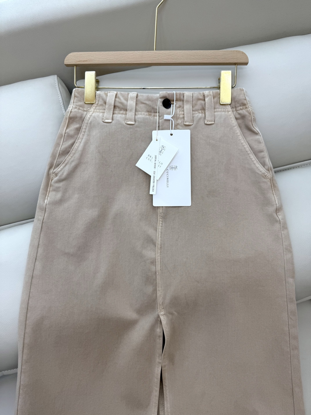 PZ018#新款半裙。
BC 高开衩 高品质 柔暖弹力牛仔棉 牛仔半裙 杏色 36/38/40/42/4