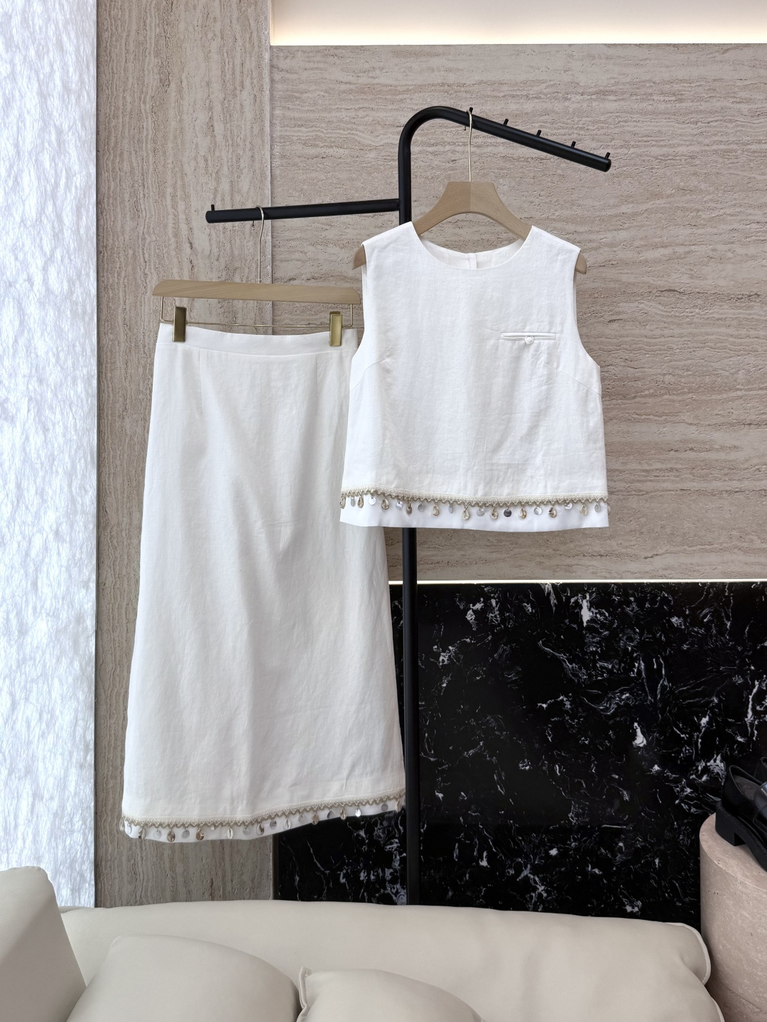 NO:332004,YM033# new suit zimm* ramie shell edge sleeveless top long skirt suit white blue pink SMLXL,,skirts,alexander wang19860909YM033#新款套装 zimm* 苎麻 贝壳边 无袖上衣长半裙套装 白色 蓝色 粉色 SMLXL,,skirts,alexander wang,Women's clothing