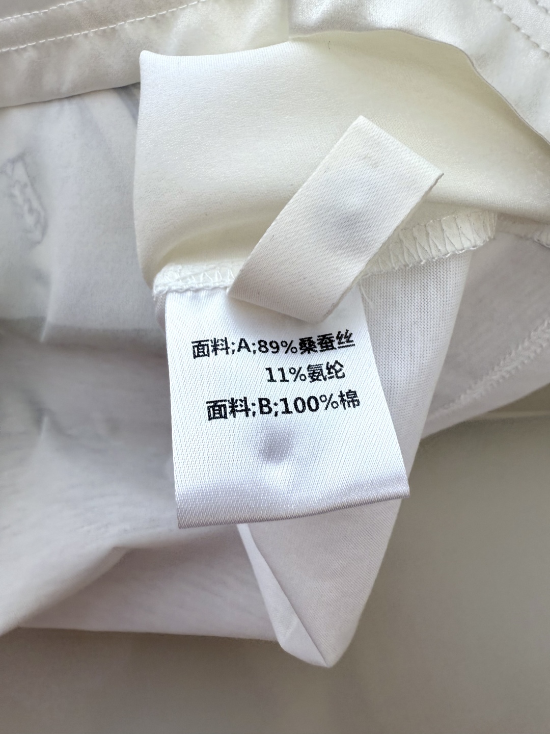 AD026#真丝T恤⚠️特价‼️
定制款 89% 真丝印花 短袖T恤 MLXLXXLXXXL