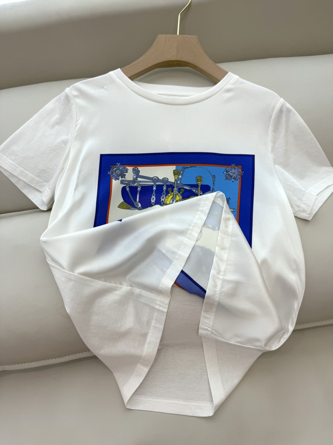AD027#真丝T恤⚠️特价‼️
定制款 89% 真丝印花 短袖T恤 MLXLXXLXXXL