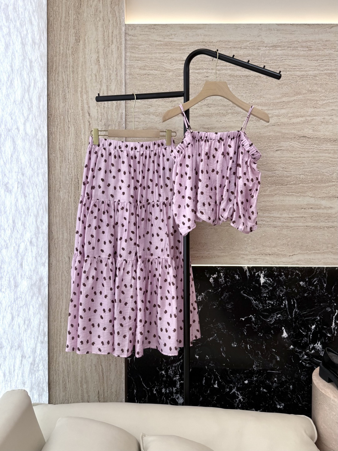 NO:334382,YM043# new suit off-shoulder print suspender top long skirt suit white pink beige SMLXL,,skirts,alexander wang19860909YM043#新款套装 露肩印花 吊带 上衣长半裙 套装 白色 粉色 米色 SMLXL,,skirts,alexander wang,Women's clothing