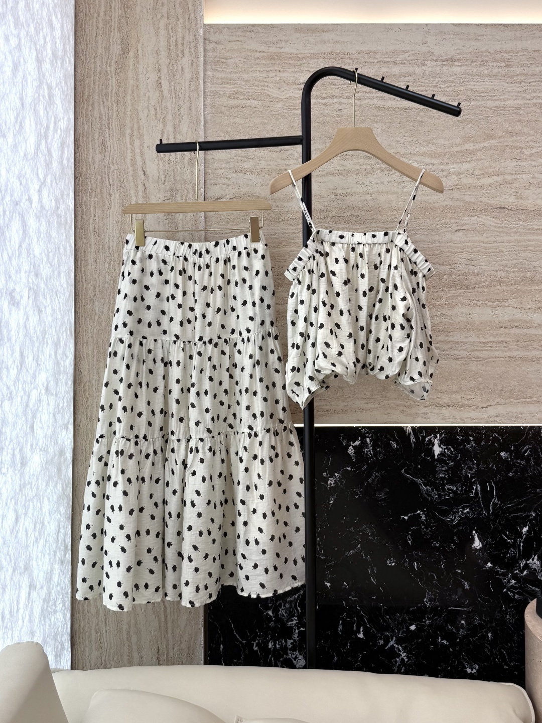 NO:334384,370YM043# new suit off-shoulder print suspender top long skirt suit white pink beige SMLXL,,skirts,alexander wang19860909370YM043#新款套装 露肩印花 吊带 上衣长半裙 套装 白色 粉色 米色 SMLXL,,skirts,alexander wang,Women's clothing