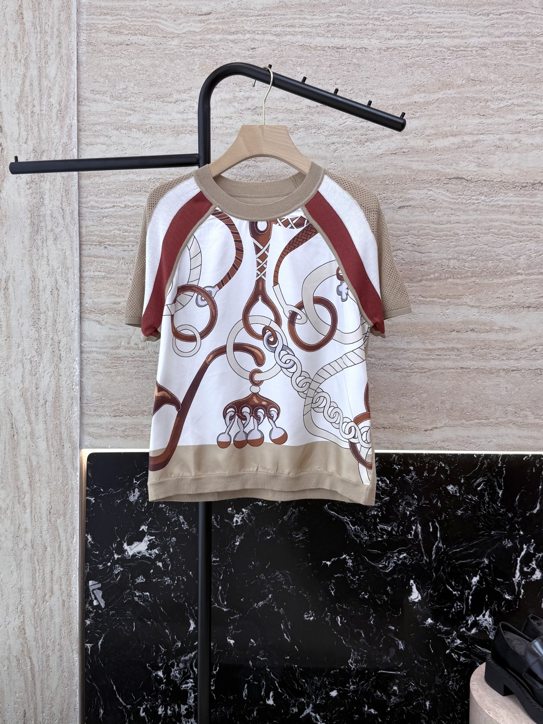 NO:335917,H32546# new knitted sweater HH Home Hermes Silk Positioning Print Wool Sweater Short Sleeve SMLXLXXL,,hermes,T-shirt,real silk,alexander wang19860909H32546#新款针织衫 H家 爱马仕 真丝定位印花 拼羊毛针织衫 短袖 SMLXLXXL,,hermes,T-shirt,real silk,alexander wang,Women's clothing