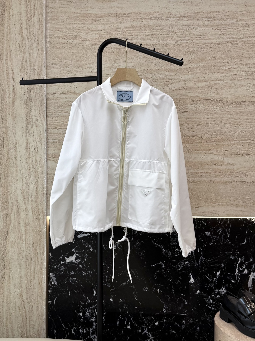 NO:411914,QGL020# new jacket PR triangle long-sleeved zipper nylon jacket white blue 36/38/40,,jackets & coats,alexander wang19860909QGL020#新款外套 PR 三角标 长袖拉链款 尼龙外套 白色 蓝色 36/38/40,,jackets & coats,alexander wang,Women's clothing