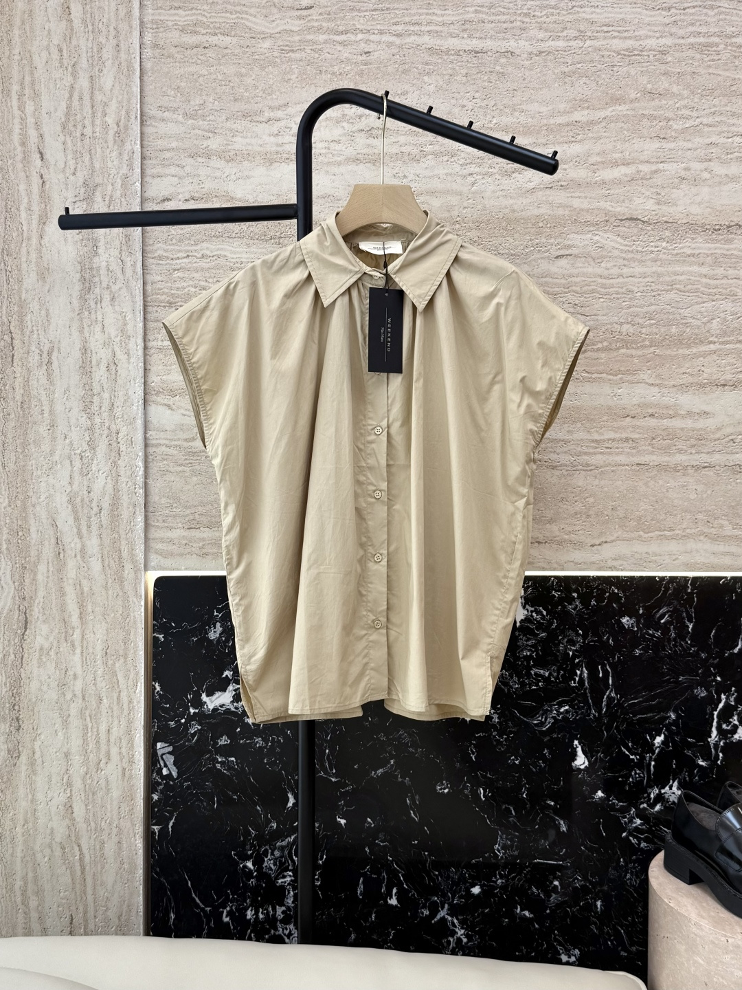 NO:411909,QG0104# new top Max week series short-sleeved shirt apricot white black SML,,shirts,T-shirt,alexander wang19860909QG0104#新款上衣 Max week系列 短袖衬衫 杏色白色 黑色 SML,,shirts,T-shirt,alexander wang,Women's clothing