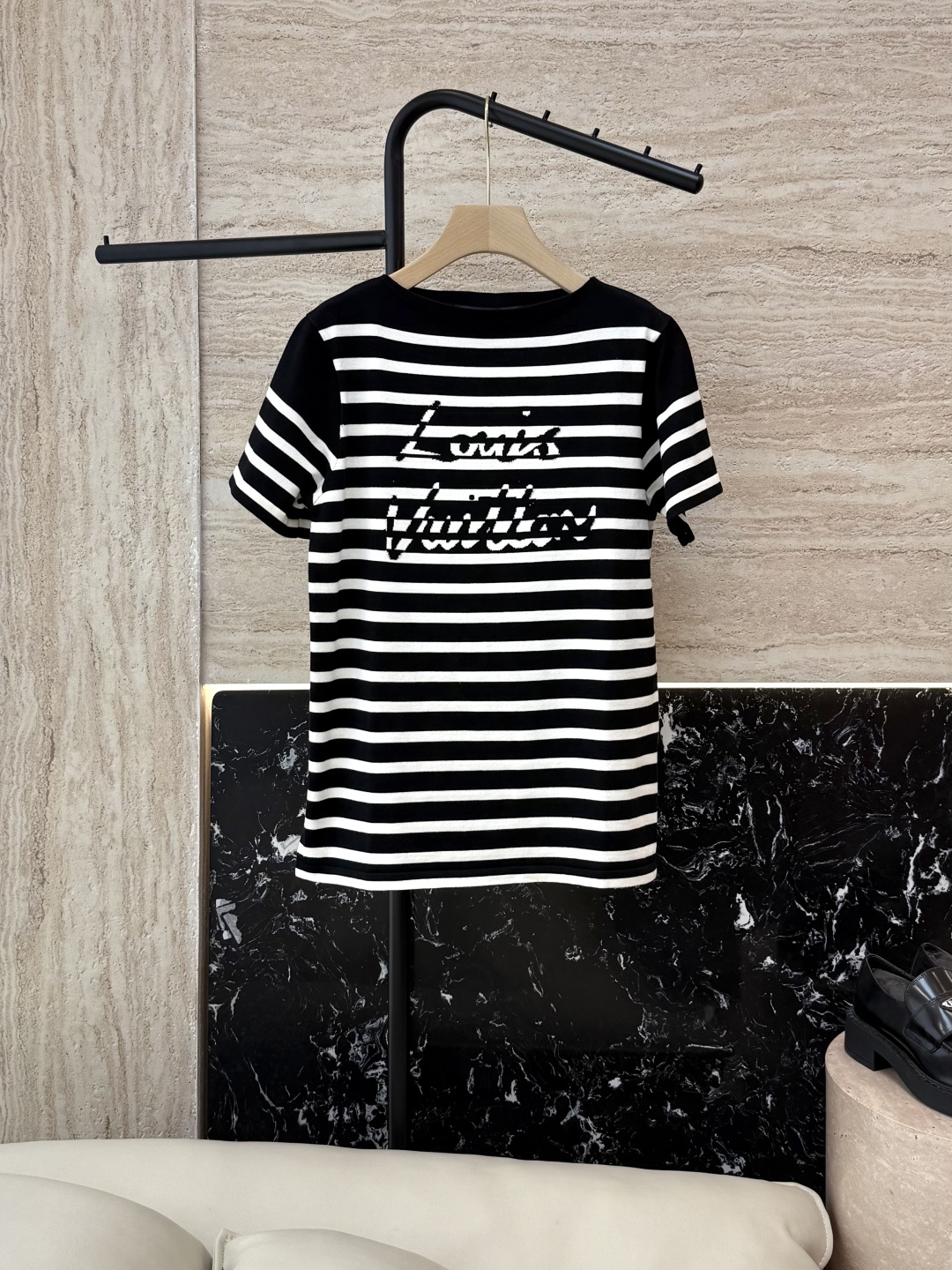 NO:411943,QG0102# new knitted L V stripes one shoulder sea soul letters knitted sweater two colors SML, alexander wang19860909QG0102#新款针织 L V 条纹 一字肩 海魂字母 针织衫 两色 SML,,alexander wang,Women's clothing