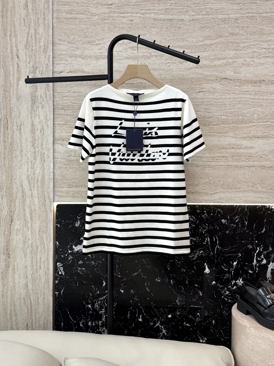 NO:411961,QG0102# new knitted L V stripes one shoulder sea soul letters knitted sweater two colors SML, alexander wang19860909QG0102#新款针织 L V 条纹 一字肩 海魂字母 针织衫 两色 SML,,alexander wang,Women's clothing