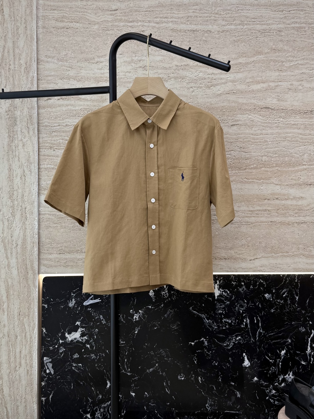 CY055#新款衬衫。
POLO 刺绣logo 短袖 100% 亚麻 衬衫 三色 SML