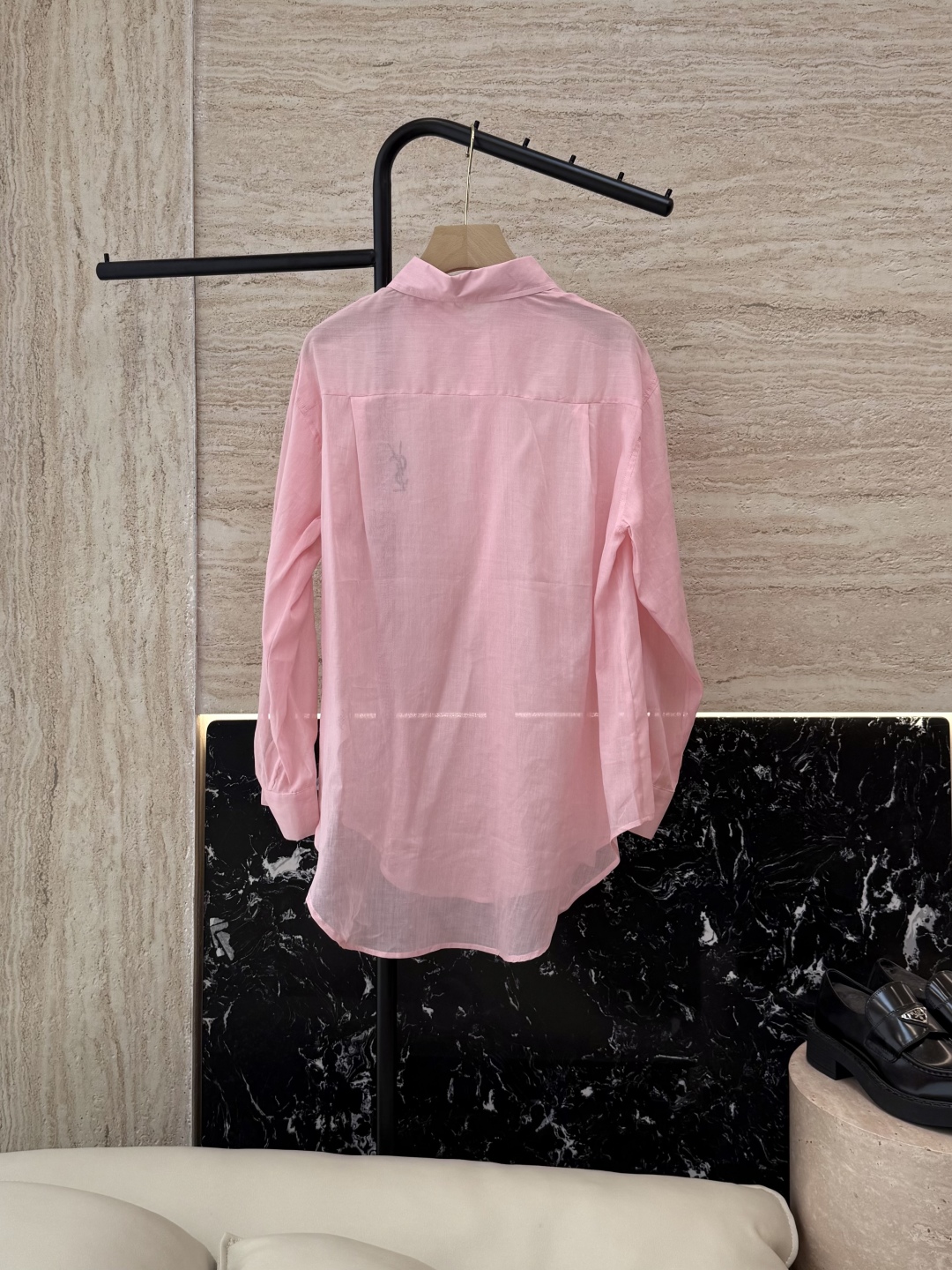 CY056#新款衬衫。
YSL 字母绣花 长袖防晒100% 苎麻长袖衬衫 四色 SML