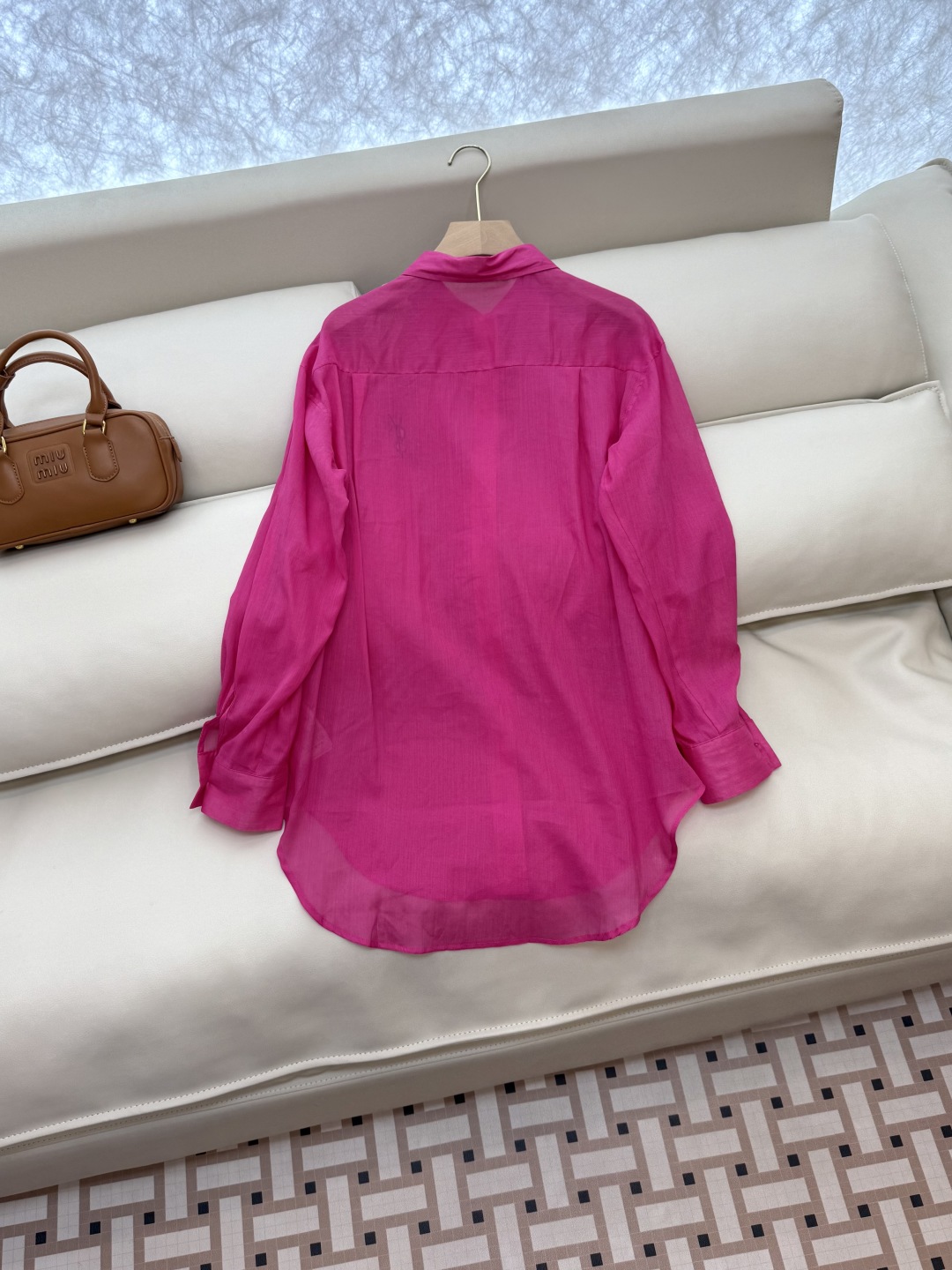 CY056#新款衬衫。
YSL 字母绣花 长袖防晒100% 苎麻长袖衬衫 四色 SML