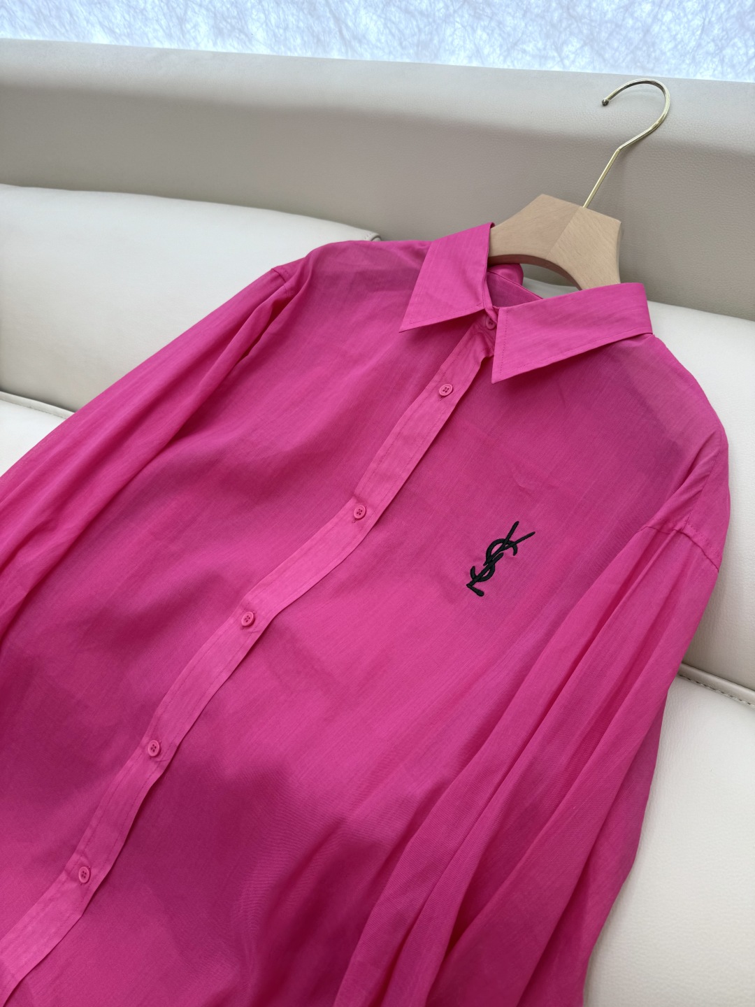 CY056#新款衬衫。
YSL 字母绣花 长袖防晒100% 苎麻长袖衬衫 四色 SML