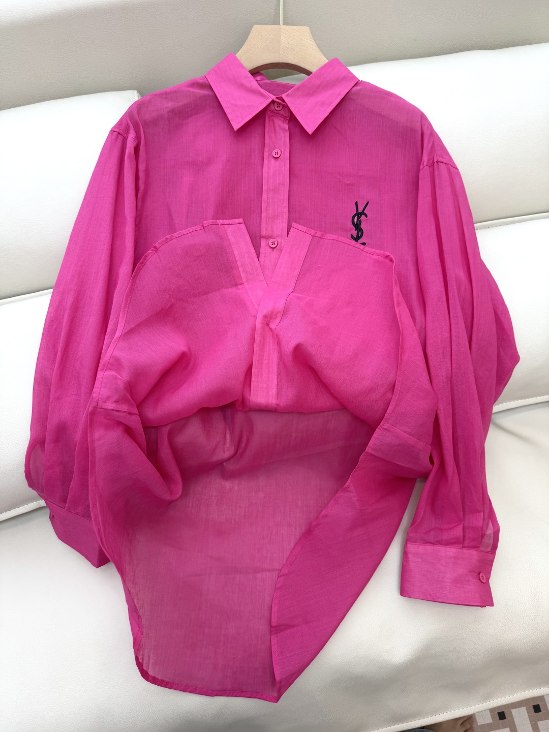 CY056#新款衬衫。
YSL 字母绣花 长袖防晒100% 苎麻长袖衬衫 四色 SML