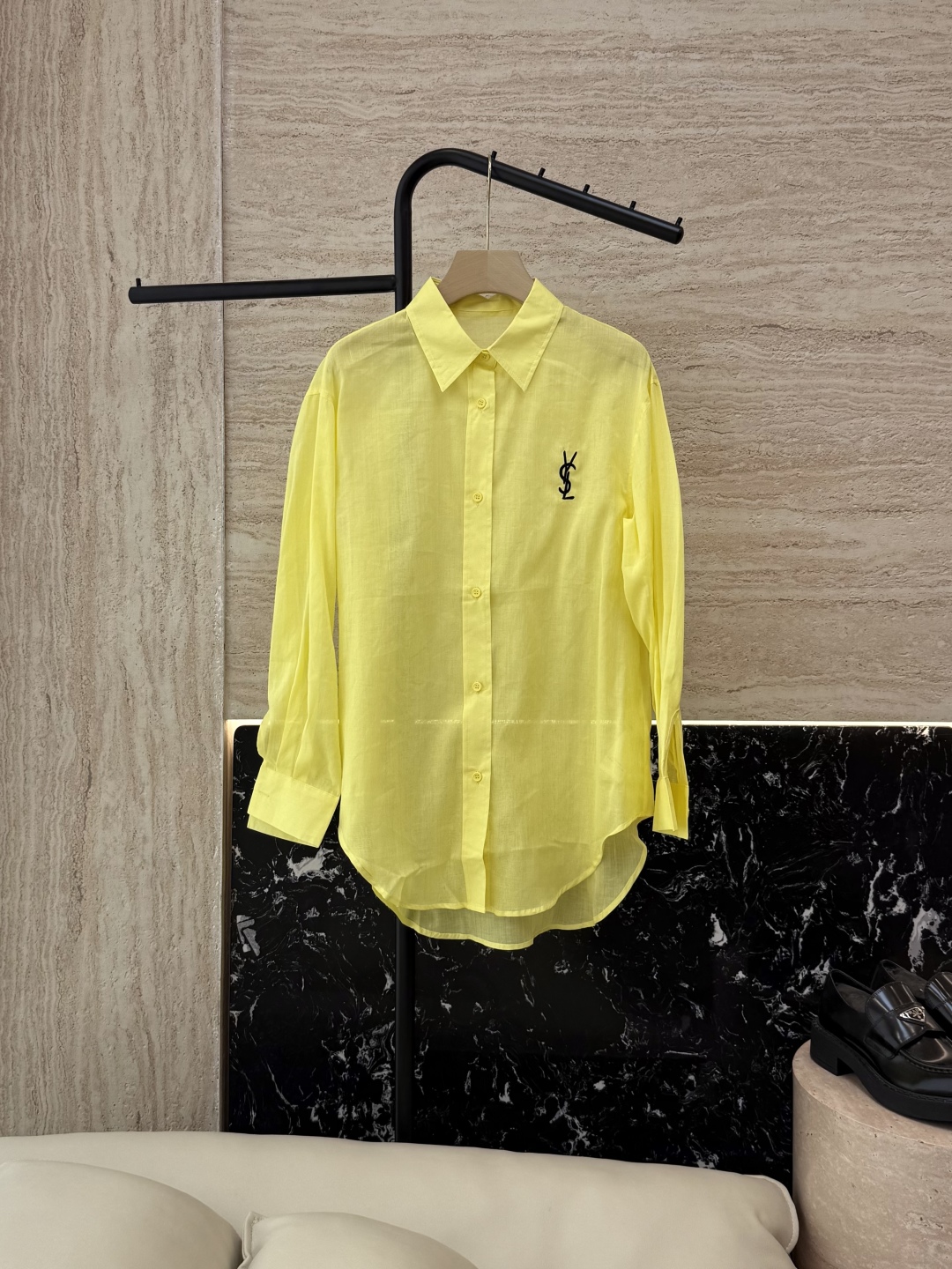 CY056#新款衬衫。
YSL 字母绣花 长袖防晒100% 苎麻长袖衬衫 四色 SML