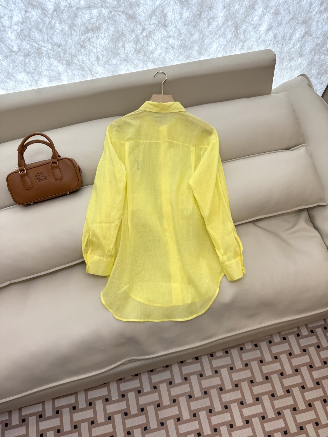CY056#新款衬衫。
YSL 字母绣花 长袖防晒100% 苎麻长袖衬衫 四色 SML