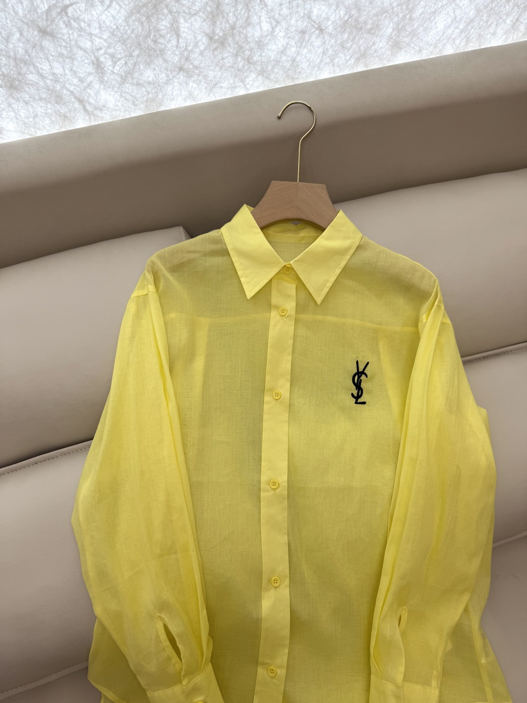 CY056#新款衬衫。
YSL 字母绣花 长袖防晒100% 苎麻长袖衬衫 四色 SML