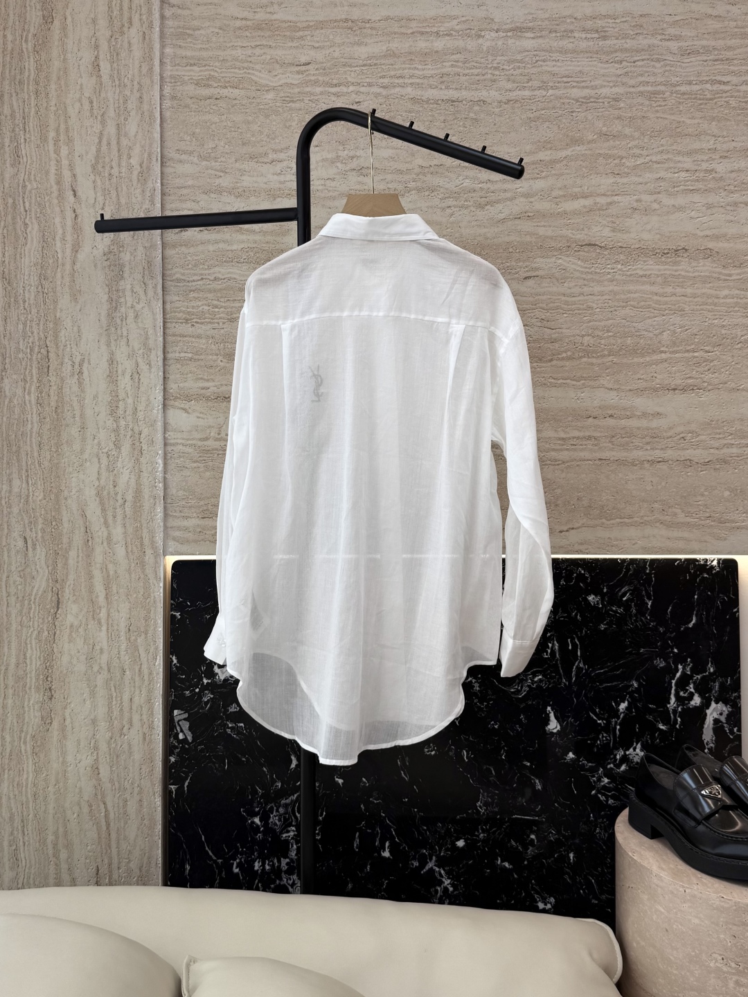 CY056#新款衬衫。
YSL 字母绣花 长袖防晒100% 苎麻长袖衬衫 四色 SML