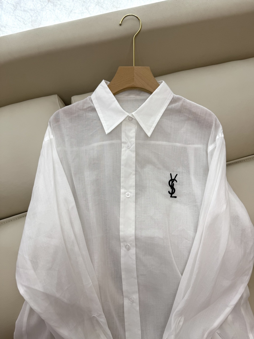 CY056#新款衬衫。
YSL 字母绣花 长袖防晒100% 苎麻长袖衬衫 四色 SML