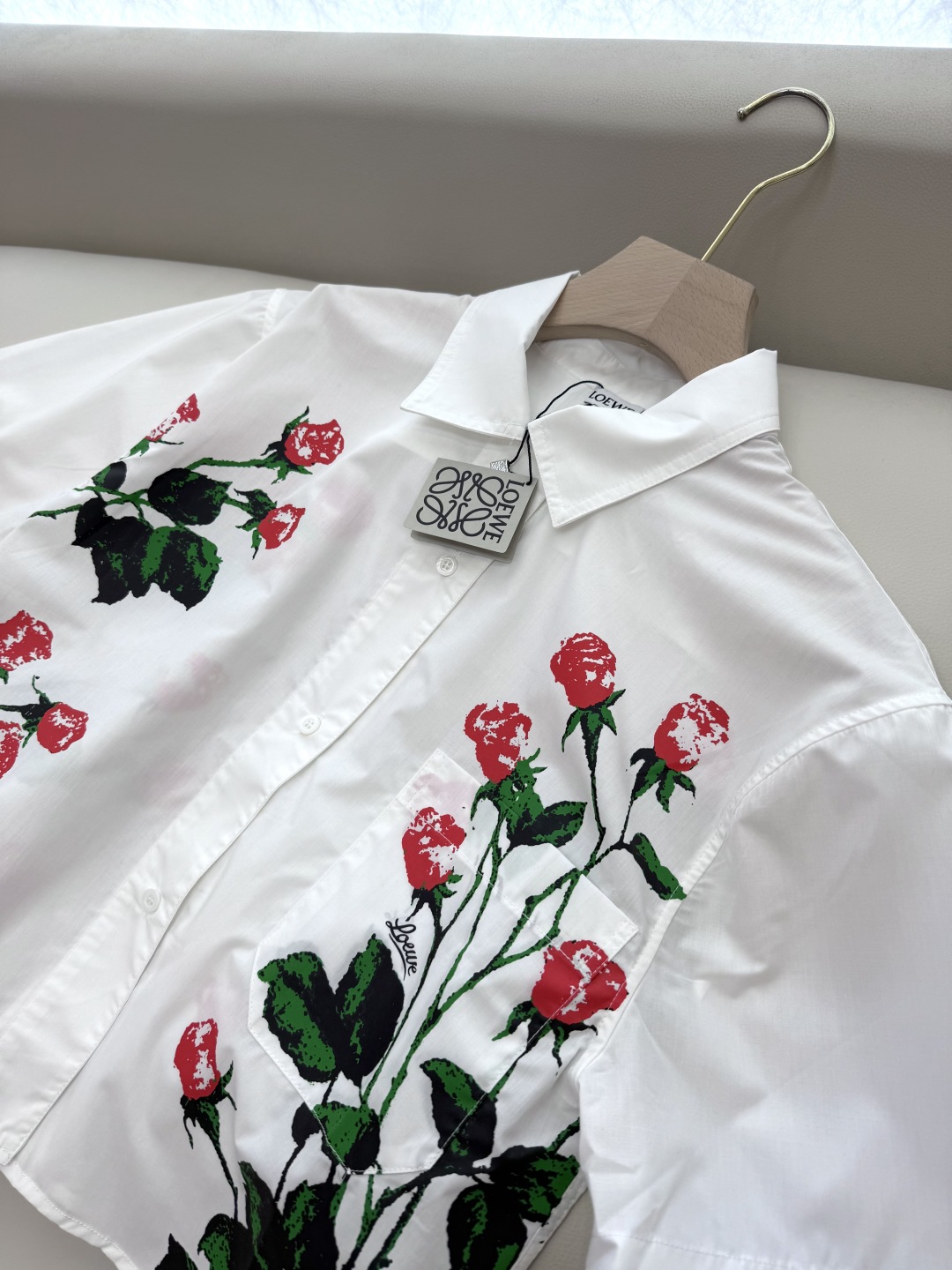 QG0108#新款衬衫。
Loewe 玫瑰印花🌹 短袖衬衫 SML
